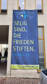 Flagge vor dem Institut